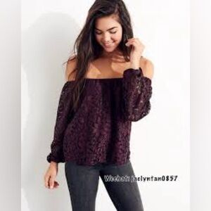 Hollister Burgundy Lace Blouse A0328